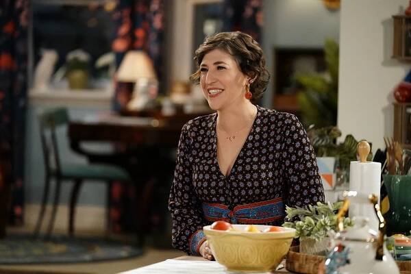 Call Me Kat - Therapy - Z filmu - Mayim Bialik