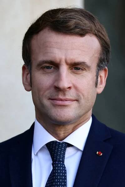 Novináři jsou ovce a spolky vymývají dětem mozky, tvrdí Macronův sok. Prezident se chlubil novou vizí