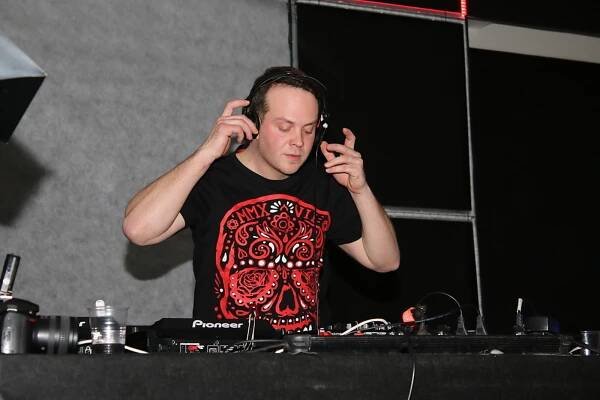 OBRAZEM: DJ Lucca ve slánském Grandu