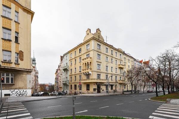 Pronájem 1+kk od architekta 19 m2 + spací patro - Praha - Vinohrady - Keller Williams