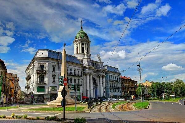 Katolická katedrála ve městě Arad (Rumunsko) - ePuzzle foto puzzle
