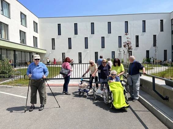 Procházka do parku | Alzheimer Home