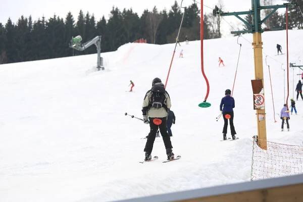 Sjezdovky na Vysočině o víkendu vyzkoušeli první lyžaři | Vysočina-news.cz