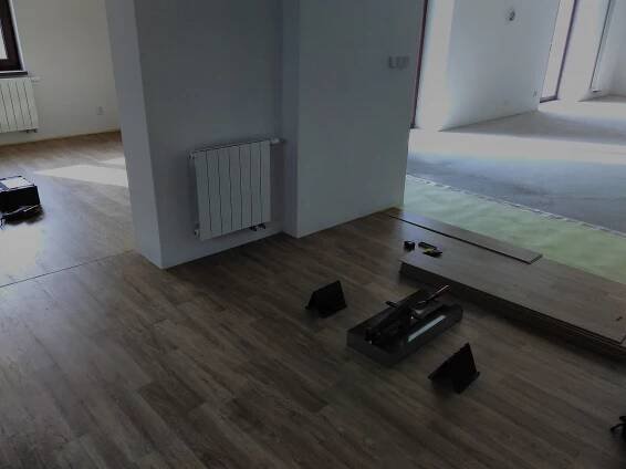 RD Plzeň - plovoucí podlaha+vinyl se zámkem 160m2 - Realizace | Petr Kopelent - PODLAHY - Plzeň