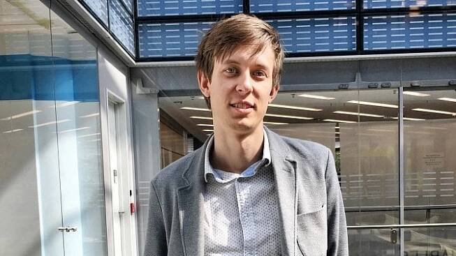 Politici se hesla o sobě snaží měnit pořád, říká wikipedista Vojtěch Dostál - Lupa.cz