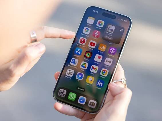 iOS 17.4 to Allow Sideloading in EU—Here's How It Affects You