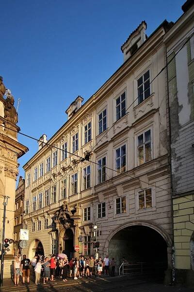 Colloredo-Mansfeldský palác - Wikiwand