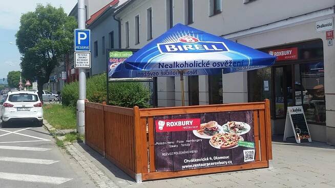 Dvě pizzy podle vašeho výběru: 17 druhů včetně tvarůžkové