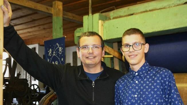 Jiří Danzinger (44) i jeho syn Jiří (15) z Olešnice - Modrotisk dělají nejdéle v republice!