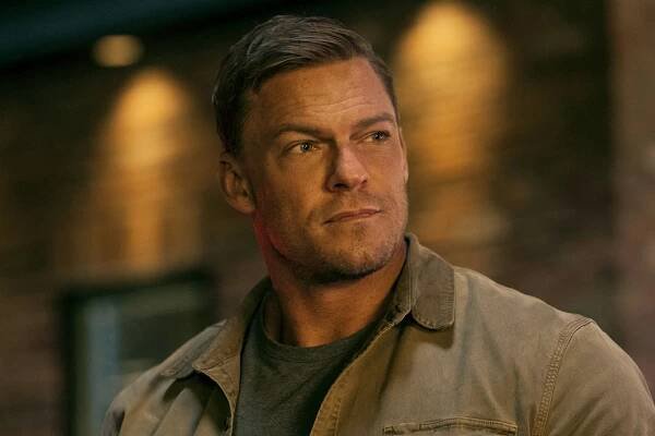 Alan Ritchson -- Reacher S2