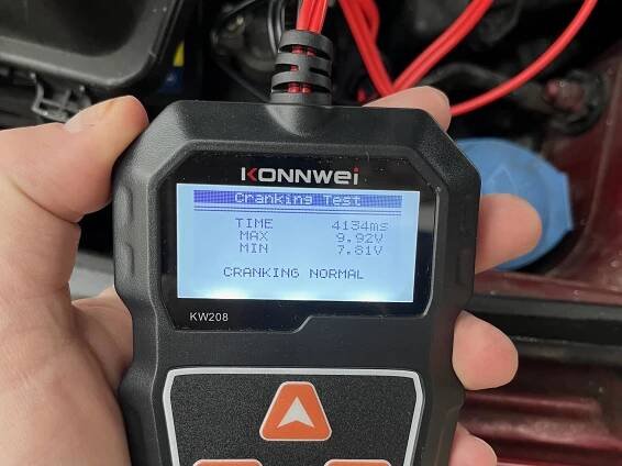 Levný tester autobaterie Konnwei KW208