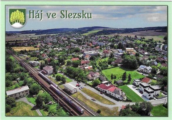 obec Háj ve Slezsku  - letecký pohled, erb - Pohlednice místopis