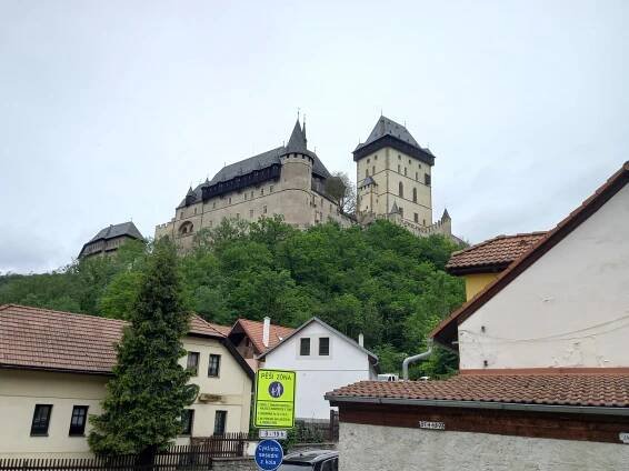 Na Karlštejn by se měl vydat každý Čech. Vstup za hubičku ale nečekejte