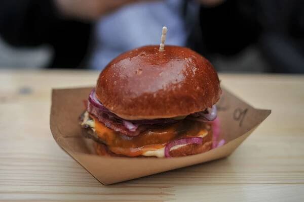 OBRAZEM: Burger festival v Ostravě přilákal tisíce lidí