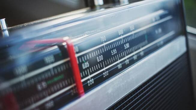 Vysílá Rádio Jerevan: fiktivní humor proti totalitě bavil i na Západě