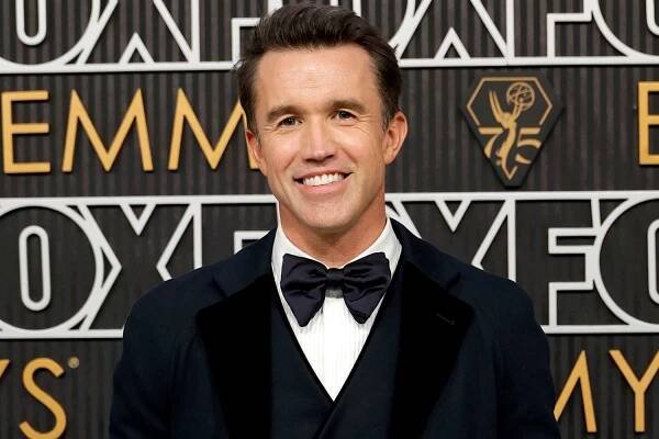 Rob McElhenney Watches Eagles Playoff Game on His Phone During 2023 Emmys: 'Priorities'