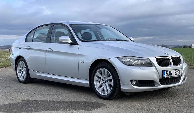 BMW E90 318i 105 kW Automat/sedan/138 000 km - Výběrová auta
