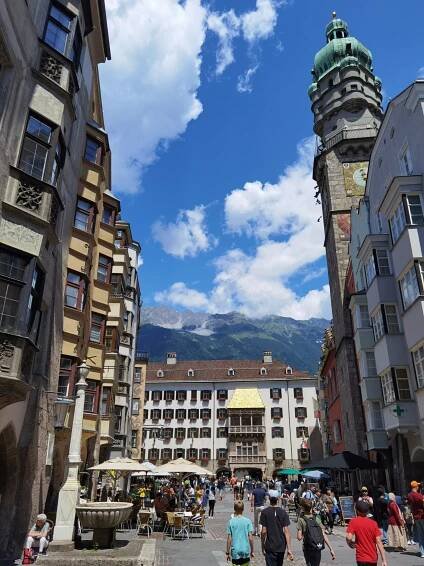 Städtetrip mit Kindern nach Innsbruck - eine Stadt umgeben von Bergen