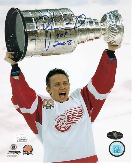 Igor Larionov Autographed Detroit Red Wings 2002 Stanley Cup Champions 8x10 Photo