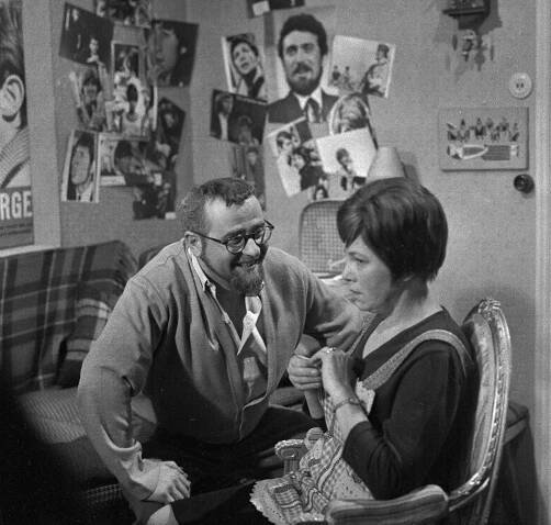 Píseň pro Rudolfa III. - Křeslo - Z filmu - Darek Vostřel, Ludmila Vostrčilová