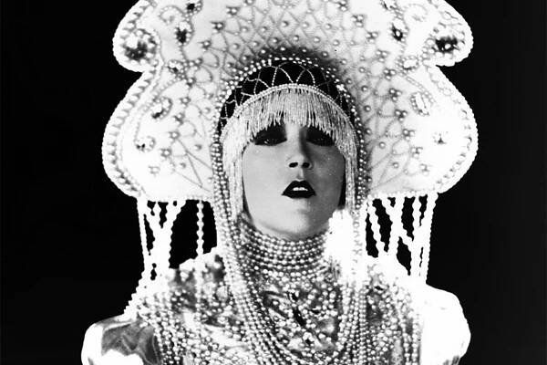 Mae Murray Facts