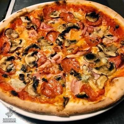 PIZZA FUNGHI E GORGONZOLA