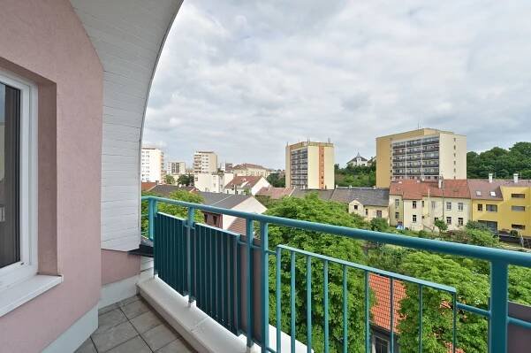 Gutova, Strašnice - Praha 10 | Pronájem, Byt, 2+kk, 75 m²