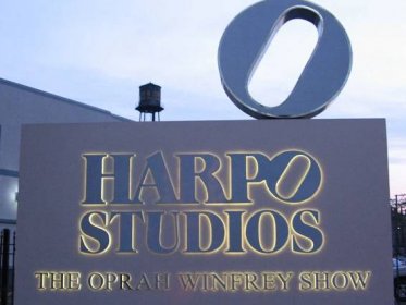Súbor:Harpo-studio-sign-in-chicago-ill-usa.jpg – Wikipédia