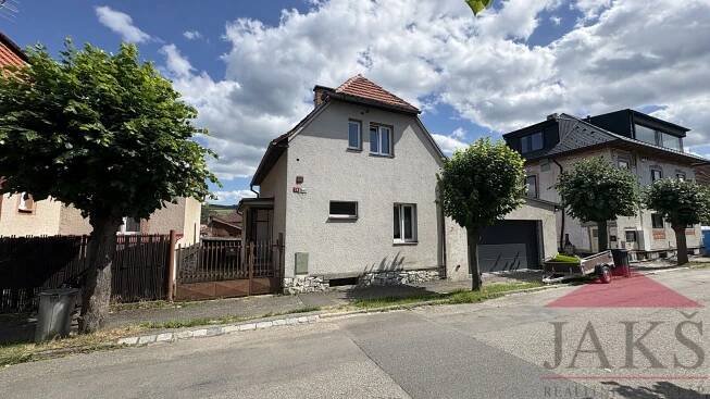 Sušice - Smetanova; rodinný dům (3+1; podl. plocha: 90,5 m2) se zahrádkou | JAKŠ - reality s.r.o.