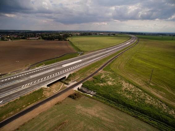 Nový úsek dálnice D1105 Osičky - Hradec Králové