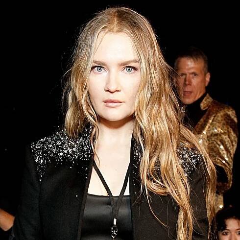 Anna Delvey uses the courtroom as advertising for fashion brand