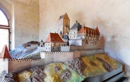 Královský hrad Karlštejn - přehledné informace | Regiontourist.cz