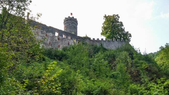 Hauenštejn (též Horní hrad či Hauenstein) – www.kissak.cz