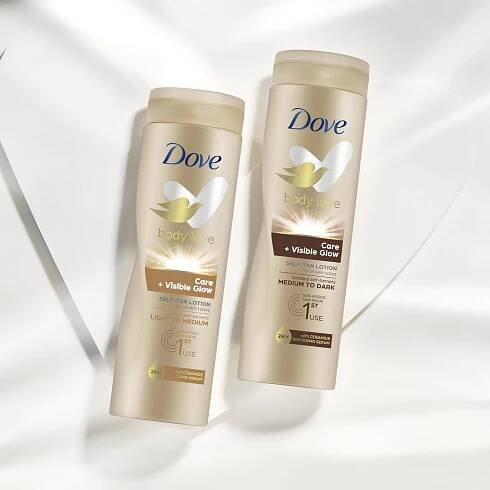 Dove Care & Visible Glow med-dark samoopalovací tělové mléko 250 ml
