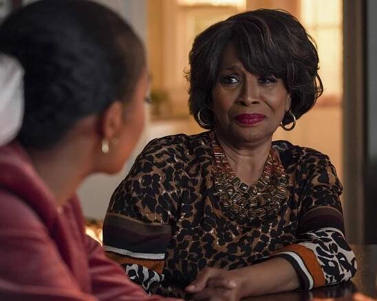 Grown-ish - Dokud to šlo, tak to šlo - Z filmu - Jenifer Lewis