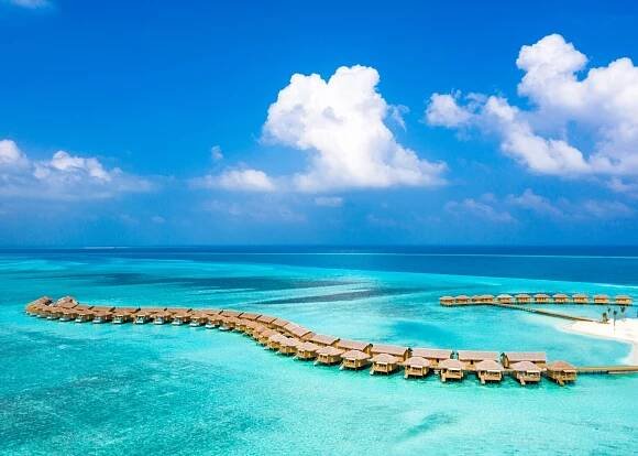 Hotel You & Me by Cocoon, Maledivy - 41 396 Kč Invia