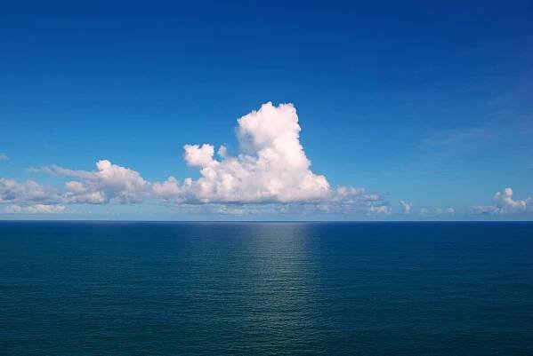 Soubor:Clouds over the Atlantic Ocean.jpg – Wikipedie