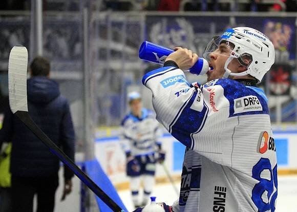 HC Kometa Brno » Reportáž ze zápasu: Kometa - Olomouc 4:3 » Kometa v moravském derby přemohla Olomouc. Důležité dvě branky
