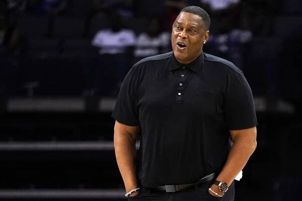 An underrated NBA defensive move popularized by a Pistons great: Pulling the chair