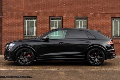 2021 Audi RS Q8 Carbon Edition Black - 02