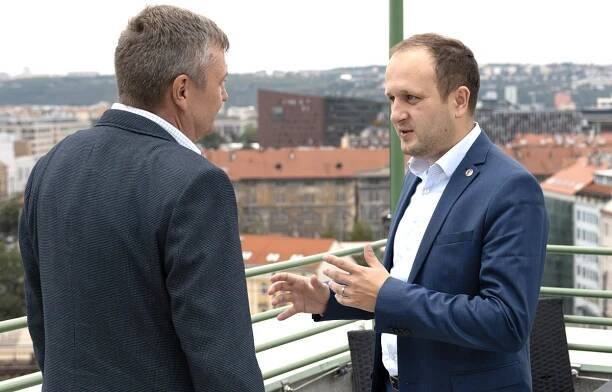 Foto: V tomto díle našeho diskusního pořadu CZ DIALOGY jsme si popovídali s ředitelem NÚKIB Lukášem Kintrem | Michal Pivoňka / CZ DEFENCE