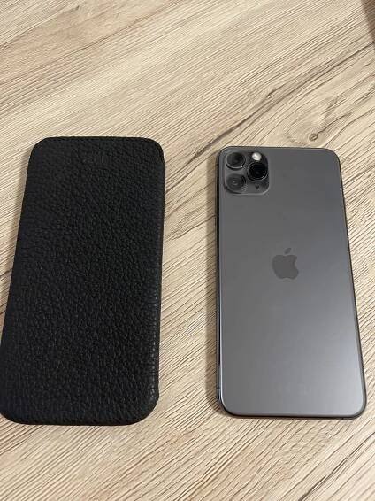 Prodám iPhone 11 Pro Max 256 GB, šedý, TOP stav za 24 900 CZK - 11/2020 - Apple Bazar