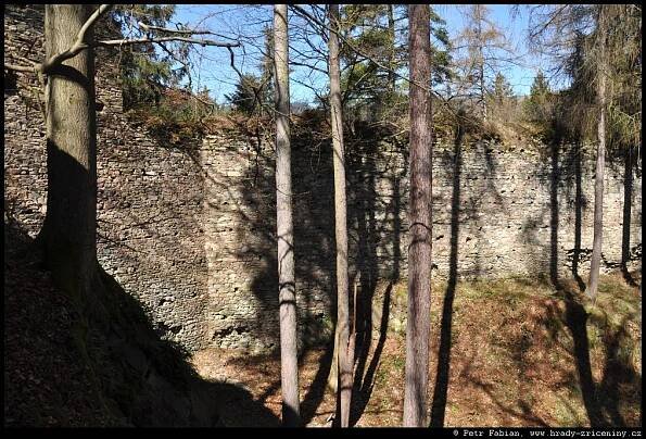 Hrady, tvrze, zámky a zříceniny – Fotografie z roku 2025 – 11.část / hrady-zriceniny.cz