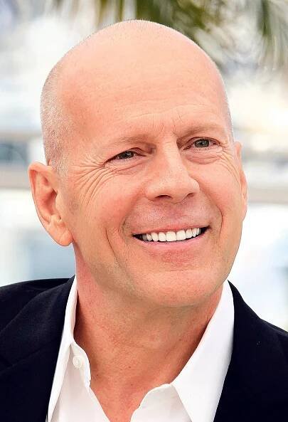 Bruce Willis jako lovná zvěř! Náhánějí ho maďarské prostitutky