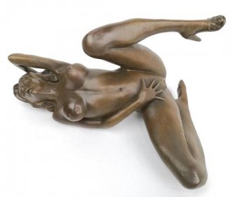 Sexy nahá žena dotýká sama sebe - bronzová soška - undefined