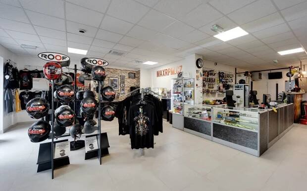 kamenný obchod MAXRPM :: MAXRPM - Slušně poladěný motoshop