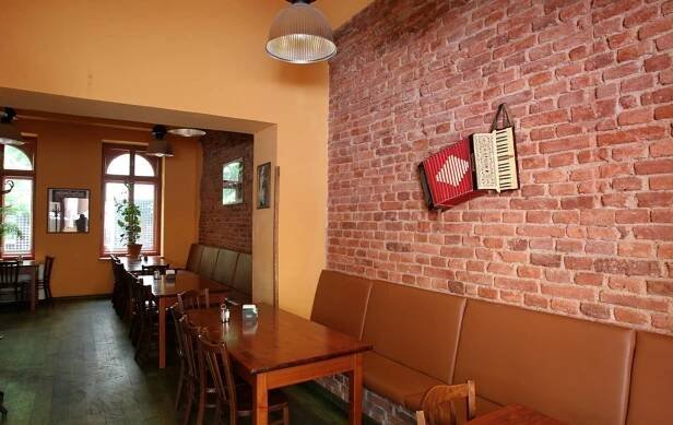 Káže vodu, pije pivo. Kalousek se stal po návštěvě restaurace terčem vtipů