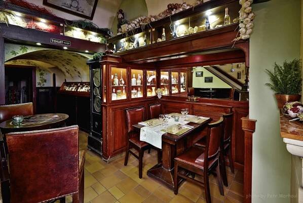 Restaurace Oliva Verde: Restaurace Oliva Verde na Staroměstském náměstí v Praze