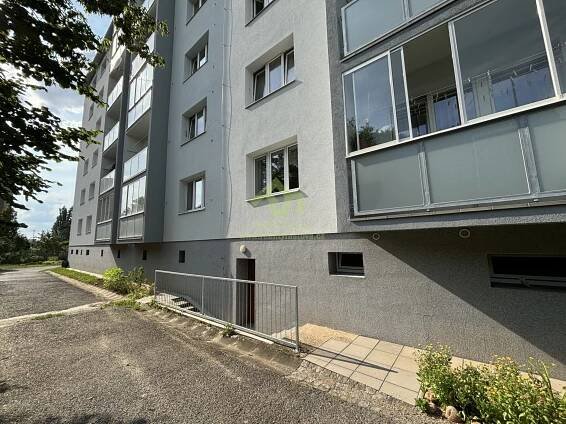 PRONAJATO!!! Plzeň-Skvrňany, pronájem luxusního bytu 2+1 s lodžií. - Reality Fastová