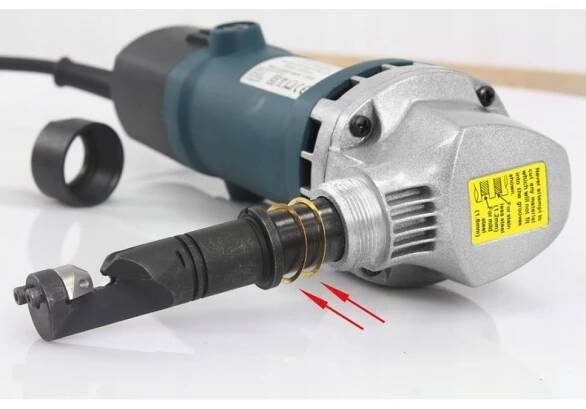 Elektrické nůžky na plech M79302R